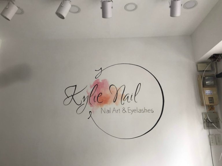 vẽ tranh tường tiệm nail