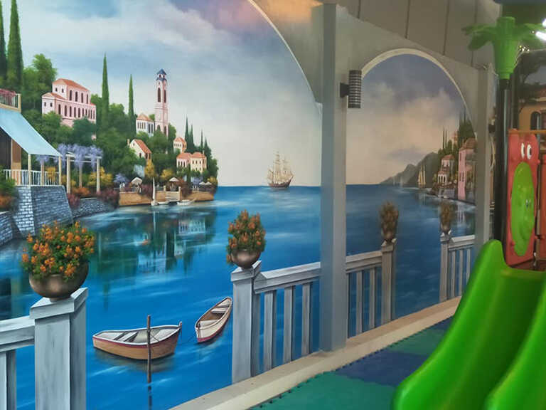 Vẽ tranh tường cho khu vui chơi
