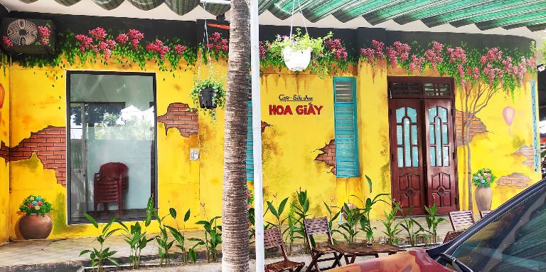 vẽ tranh tường hoa giấy